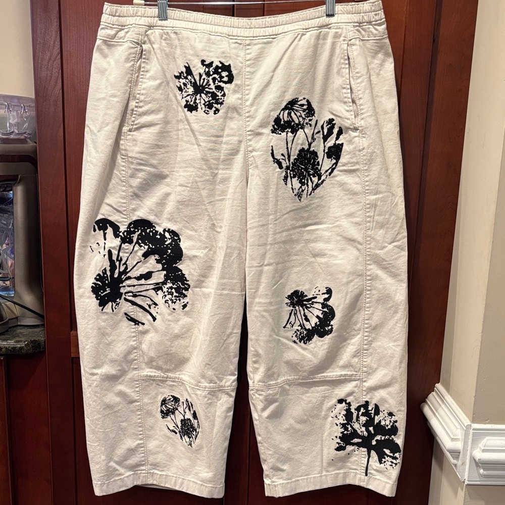 Anthro’s Pilcro The Izzie Printed Pull-On Barrel Ankle Pants -98% Cotton